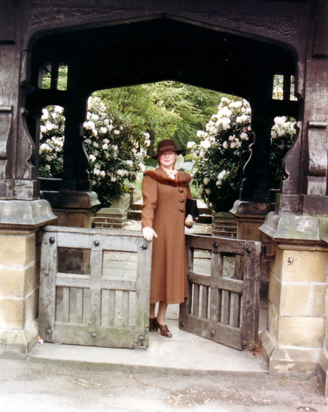 Caroline Fields on set in All Creatures Great and Small